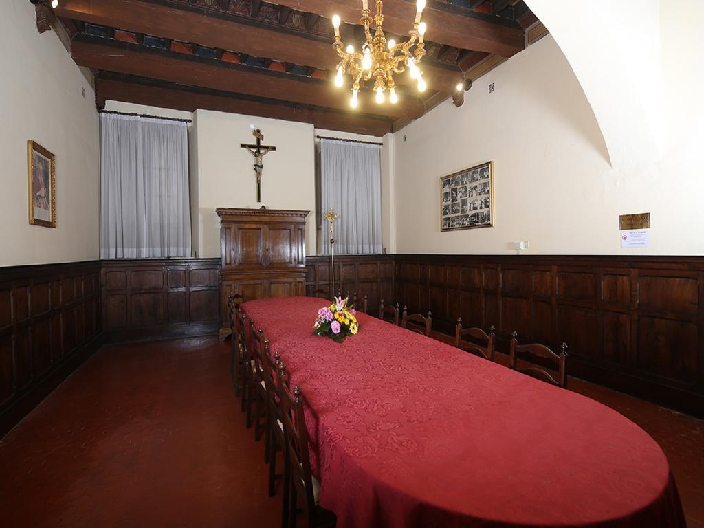 Casa Di Santa Francesca Romana A Ponte Rotto Luaran gambar