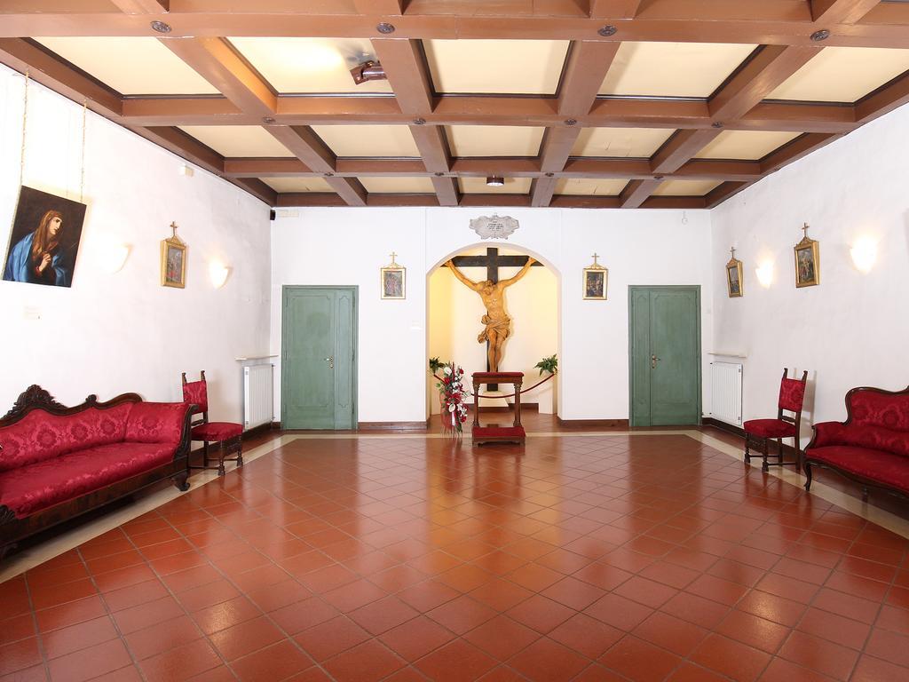 Casa Di Santa Francesca Romana A Ponte Rotto Luaran gambar