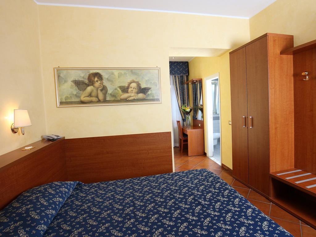 Casa Di Santa Francesca Romana A Ponte Rotto Bilik gambar