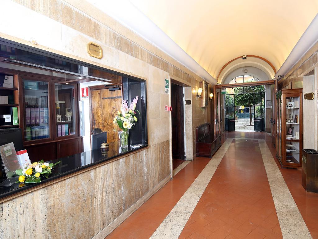 Casa Di Santa Francesca Romana A Ponte Rotto Luaran gambar