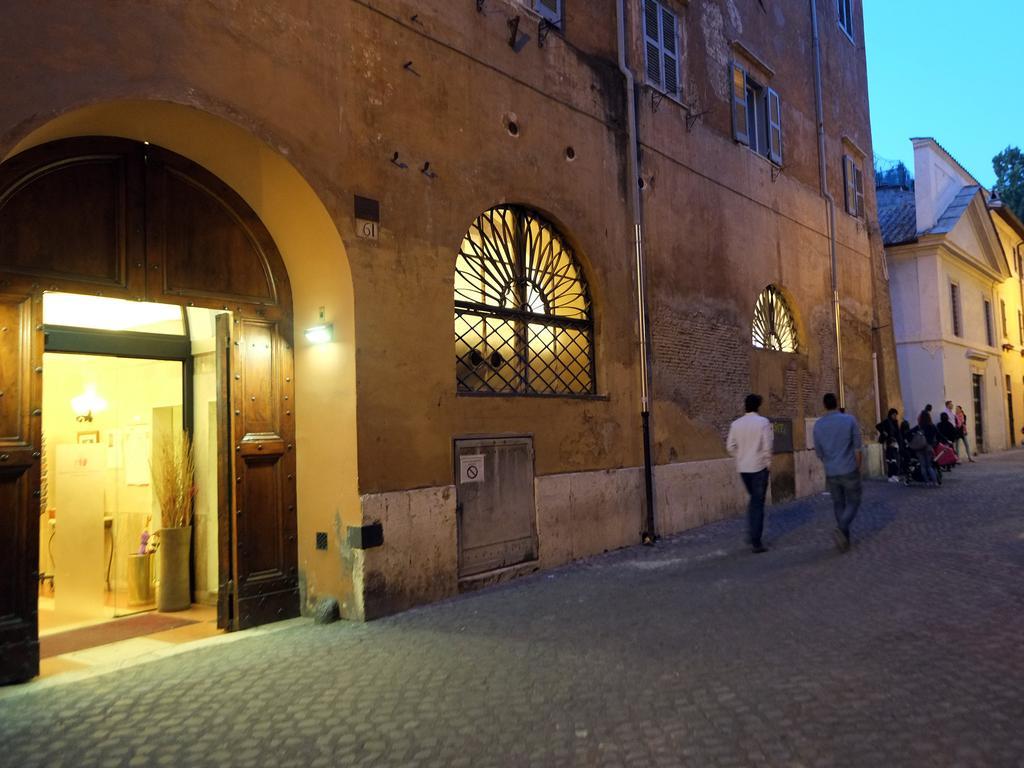 Casa Di Santa Francesca Romana A Ponte Rotto Luaran gambar
