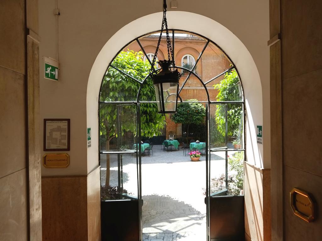 Casa Di Santa Francesca Romana A Ponte Rotto Luaran gambar