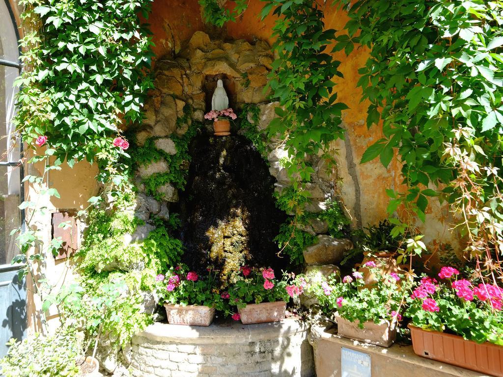 Casa Di Santa Francesca Romana A Ponte Rotto Luaran gambar